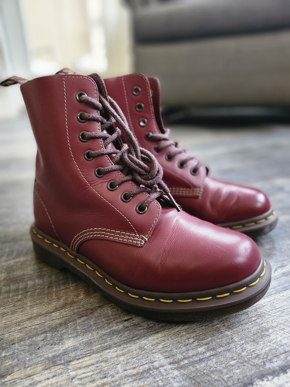 Dr. Martens Vintage 1460 Made In England Burgundy / Oxblood Quilon White Stitch - Picture 2 of 16